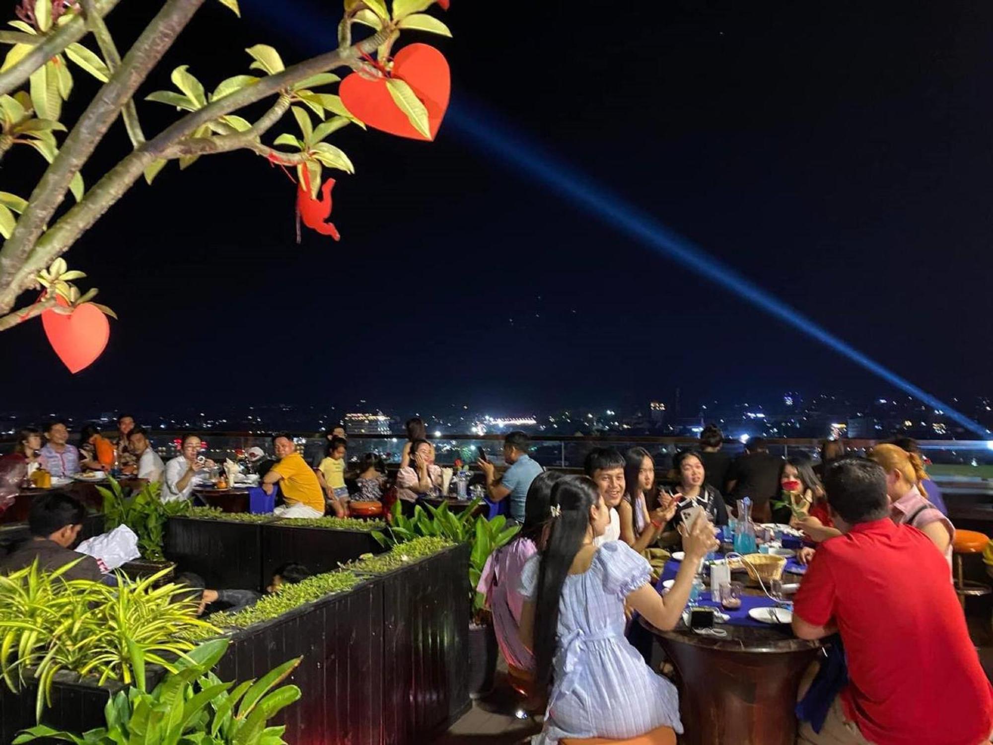 V V Hotel 马德望 外观 照片